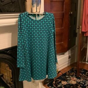 Fantastic Fawn a‎ line stress with geometric pattern.